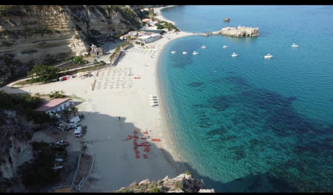 Santa Venere Apartments "Parcheggio Privato Moto-Auto" Ricarica Auto Elettriche Tropea Exterior foto